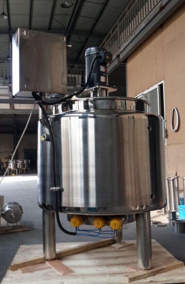 Electric heating mixing tank